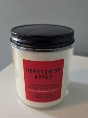 White Barn Honeycrisp Apple Candle
